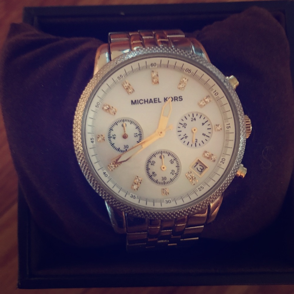 Michael Kors Silver/Gold Watch. Beautiful conditon